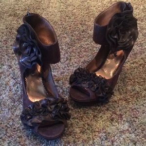 Poetic license heels